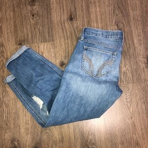 Low rise boyfriend Hollister jeans size 3r